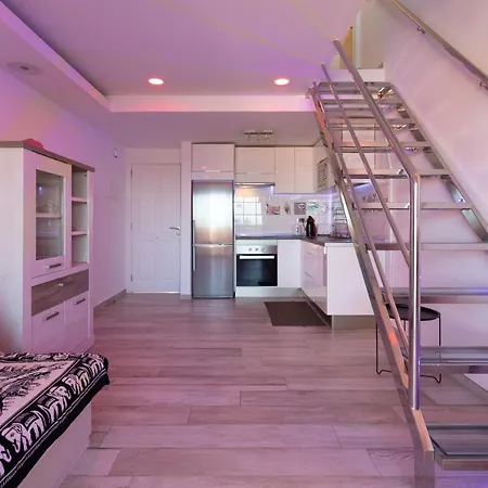 아파트 Las Americas Royal